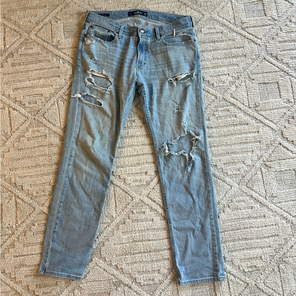 Hollister distressed light wash jeans (men’s)